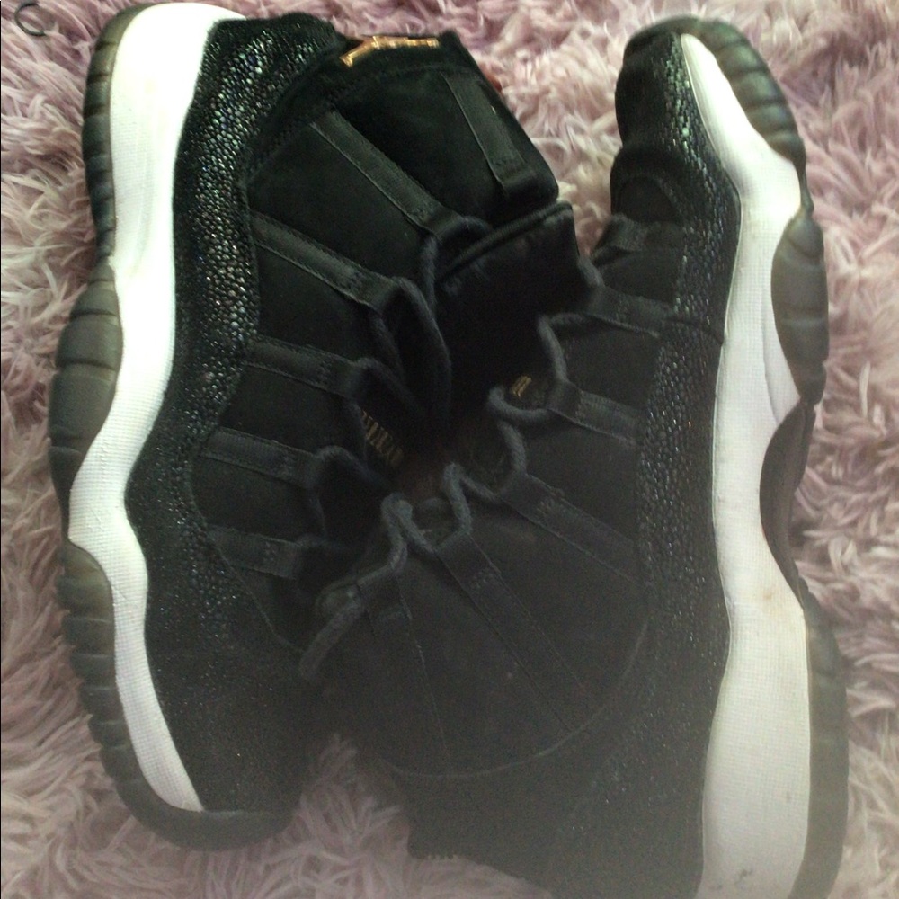 Jordan 11s Black and white